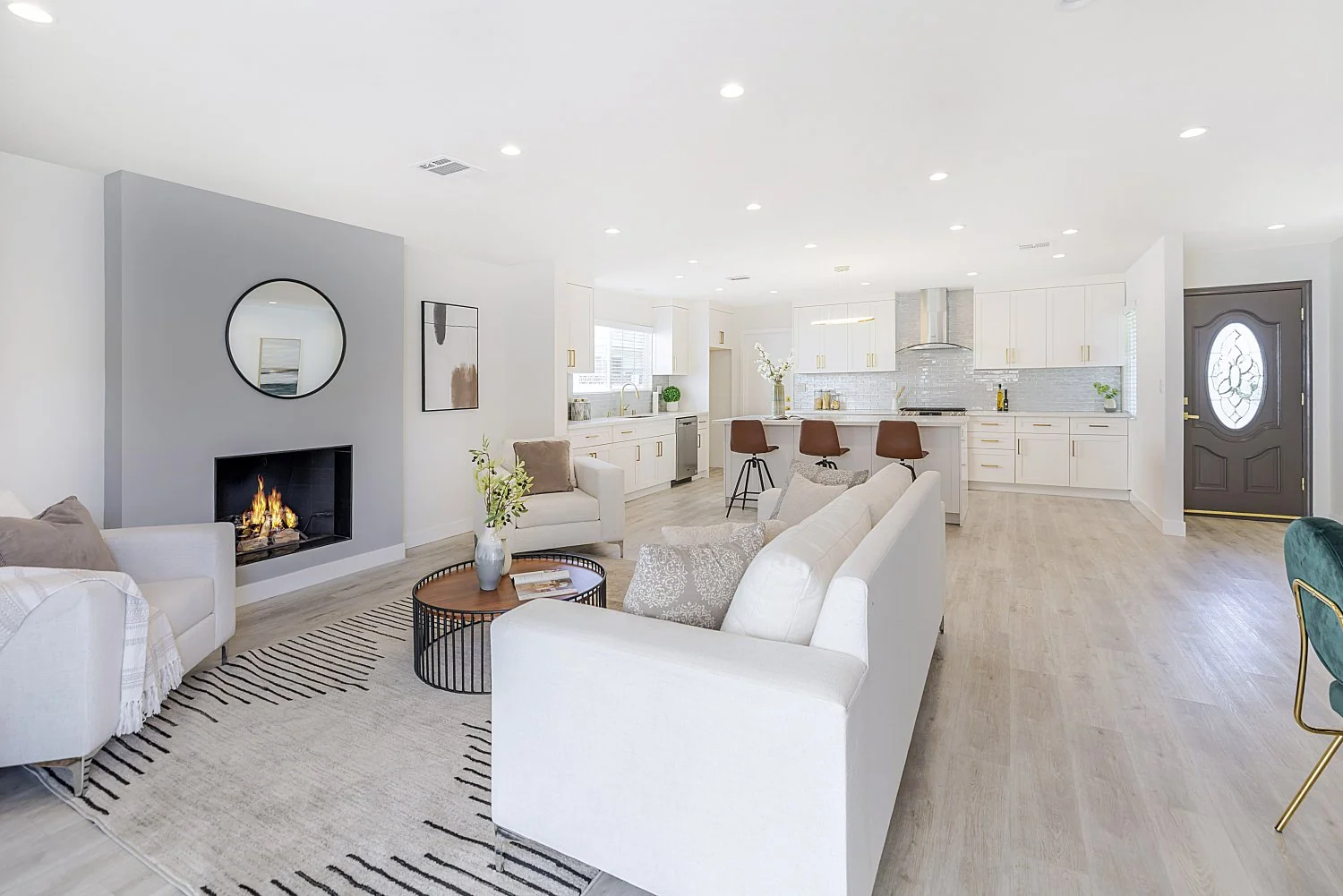Argin Nercisian - JohnHart Real Estate