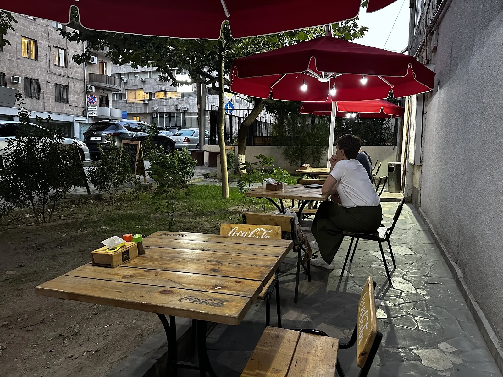 Elie's Lahmajun