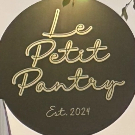 Le Petit Pantry - Grocery & Deli Markets in Glendale