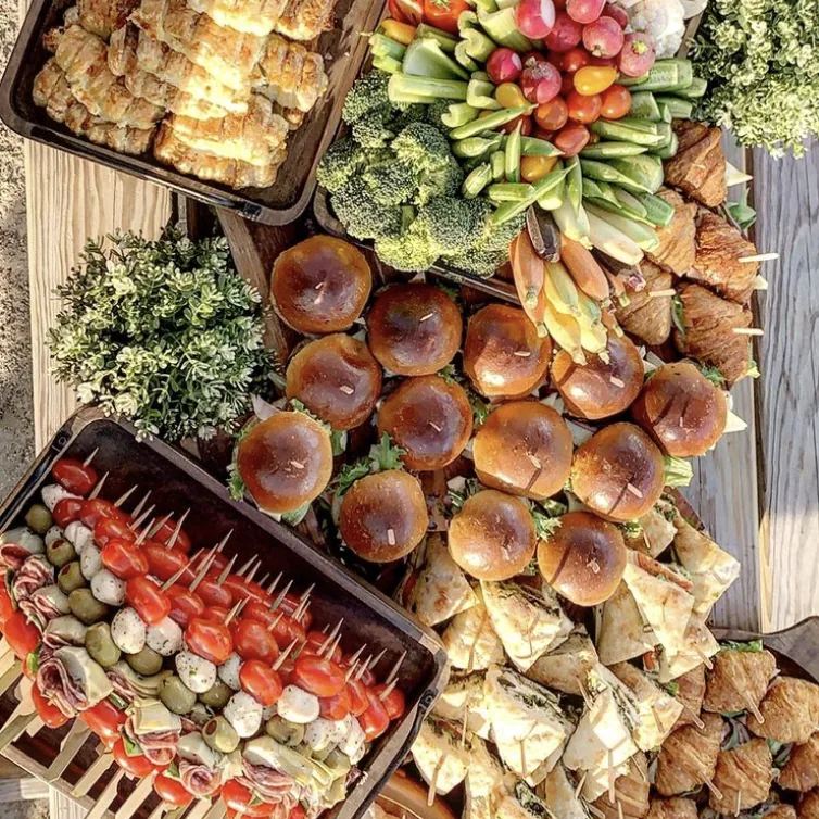 Se La Vie Catering - Catering in Burbank