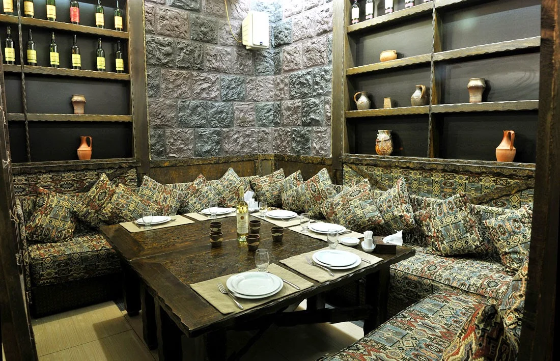 Tavern Yerevan (Khorenatsi) Պանդոկ Երևան (Խորենացի) logo