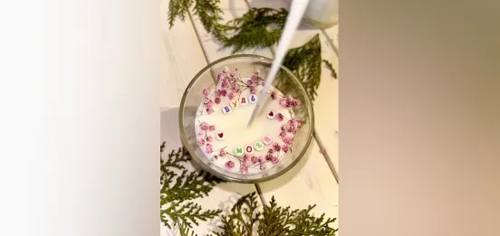 Candle making: candles with messages